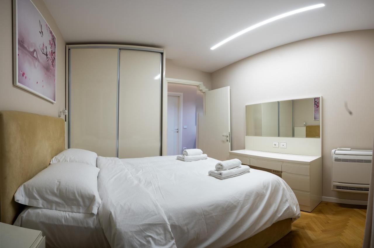 Center Tirana Liv Apartment Esterno foto
