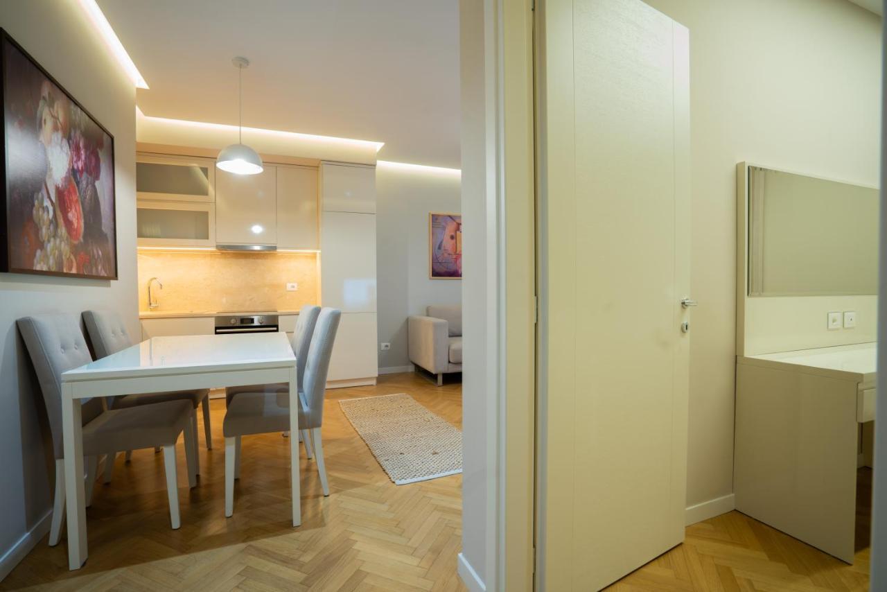 Center Tirana Liv Apartment Esterno foto