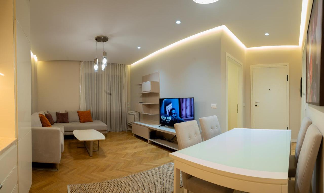 Center Tirana Liv Apartment Esterno foto