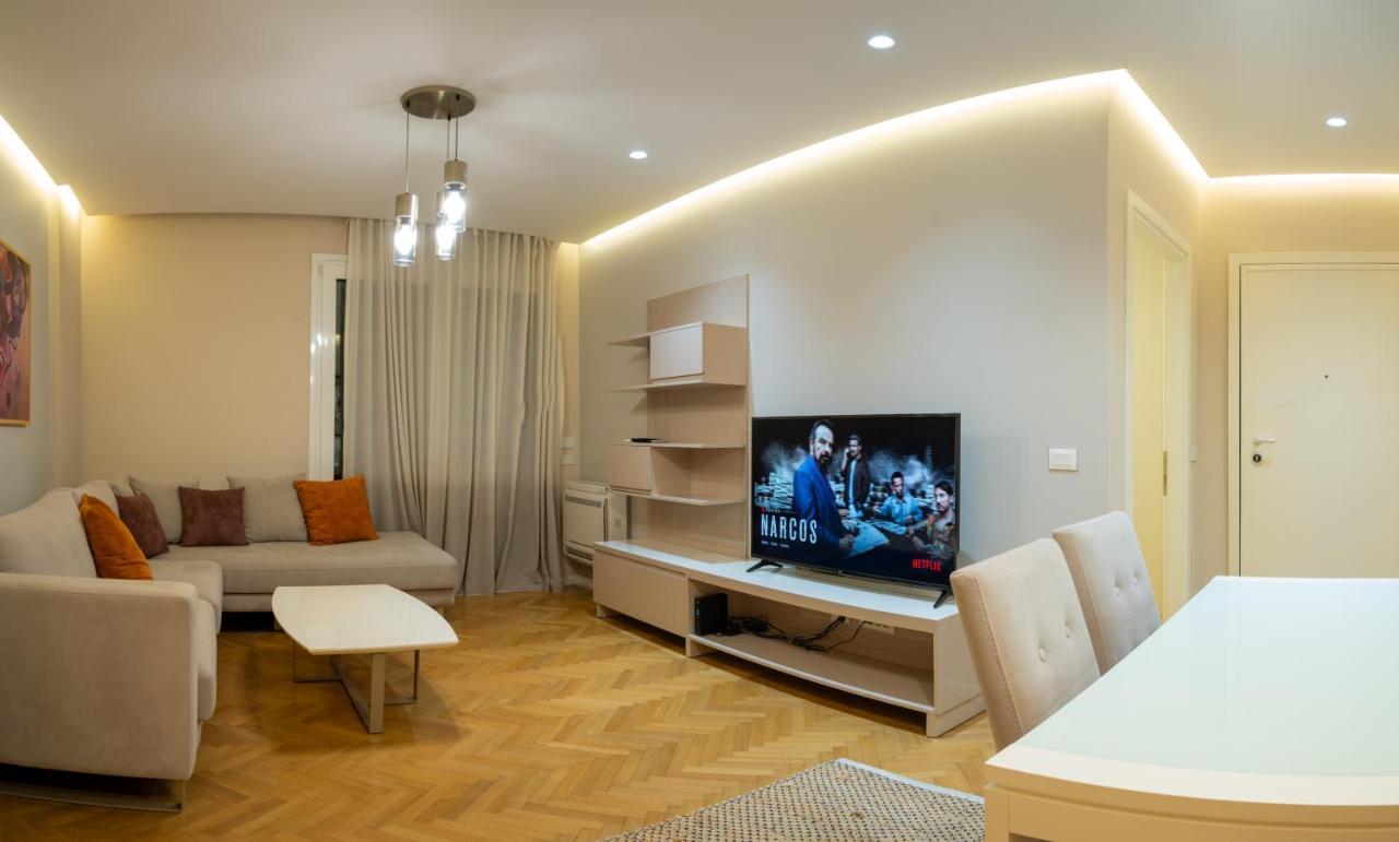 Center Tirana Liv Apartment Esterno foto